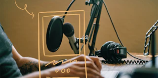 13 examples of great podcast landing pages + tips on how to create yours