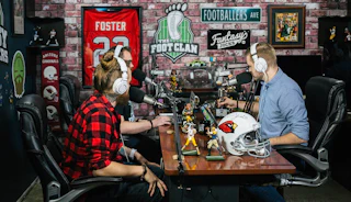 How these Fantasy Football podcasters use Patreon and create digital products to run a successful creator business